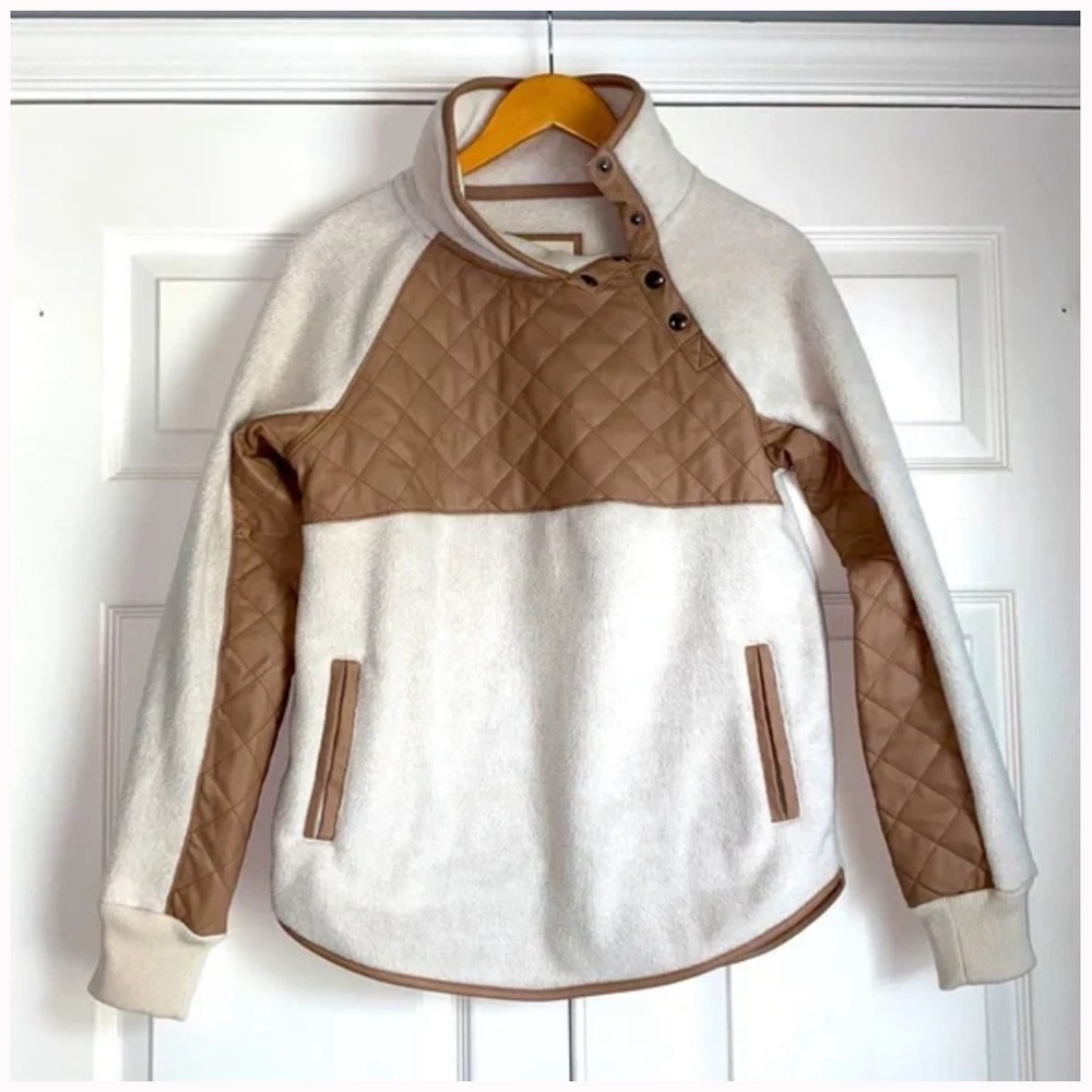 NWT Abercrombie and Fitch fleece with faux leather, asymmetrical look.